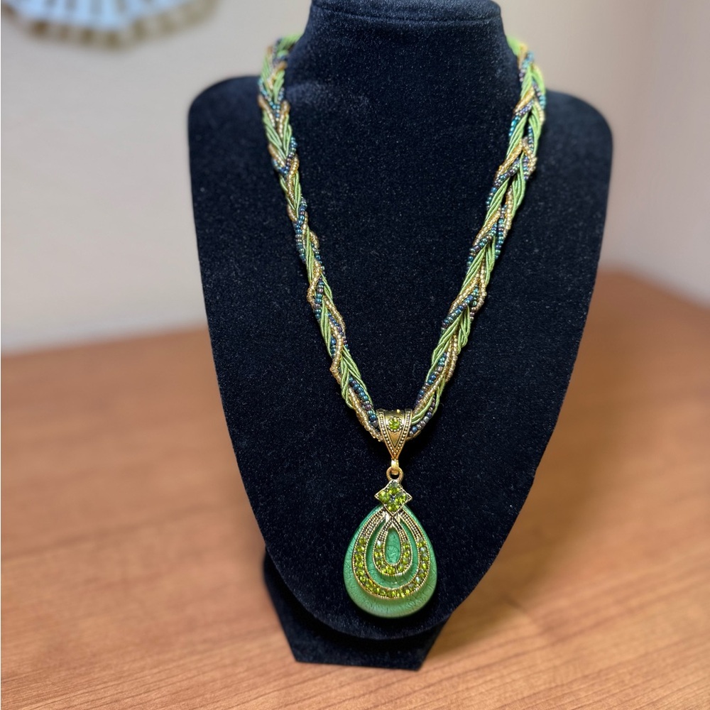Fashion Jewelry Green and Gold Braided Pendant Necklace